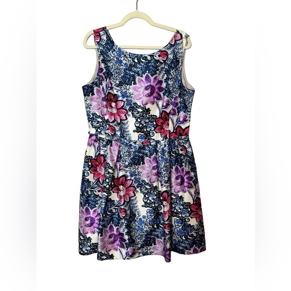Taylor Fit and Flare Floral Feminine Cottagecore Sleeveless Dress Size 14 - Picture 5 of 11